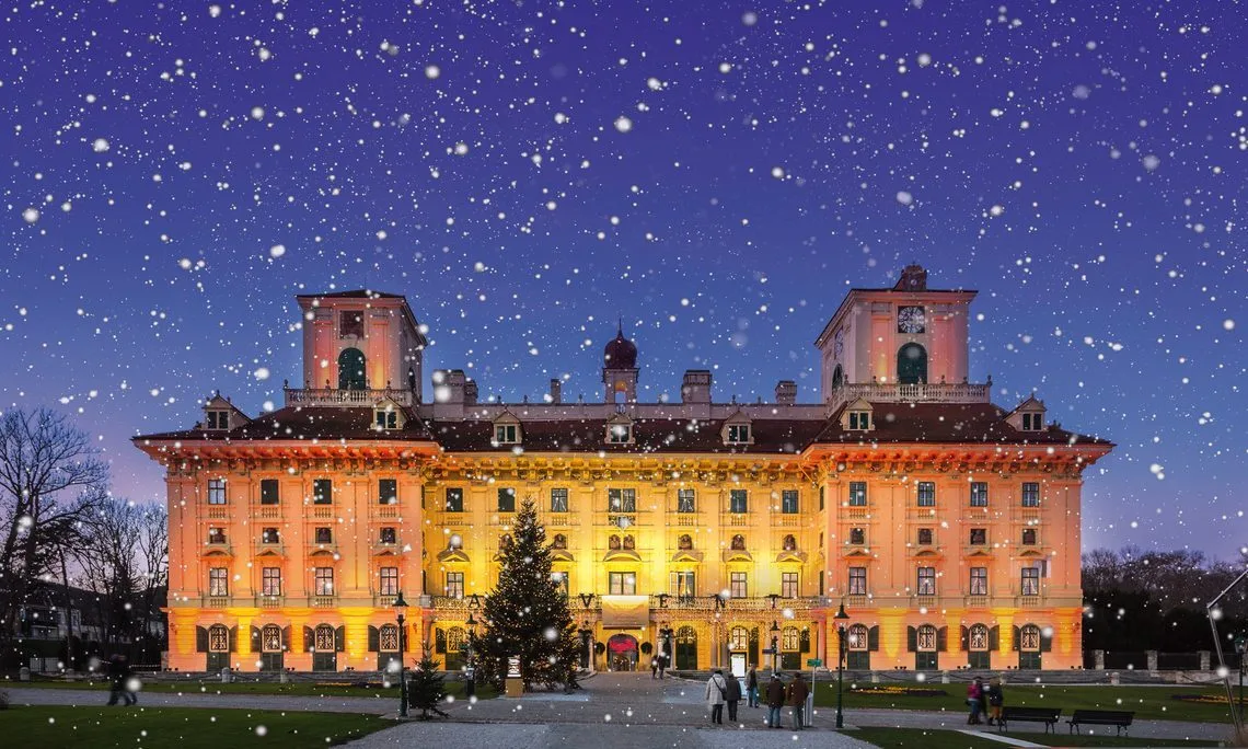 A kismartoni Esterházy-kastély adventi díszben
